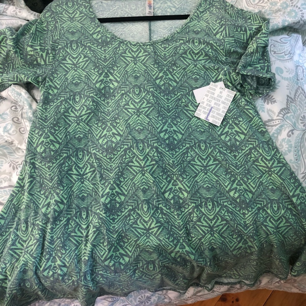 Lularoe perfect tee
